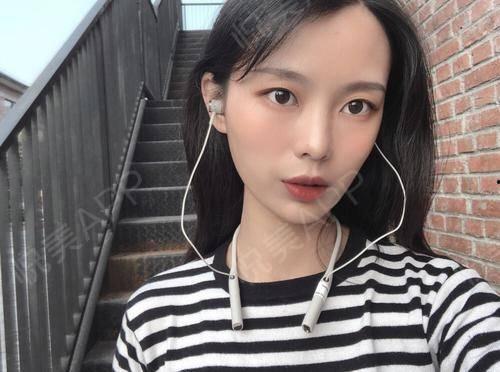 吃瓜博主娱乐圈直播,吃瓜博主带你揭秘明星幕后故事
