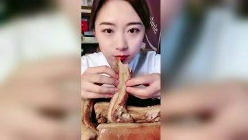 女孩被男孩拐娱乐吃瓜酱,娱乐吃瓜酱揭秘事件真相