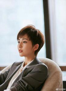 娱乐吃瓜酱霸道总裁衬衫